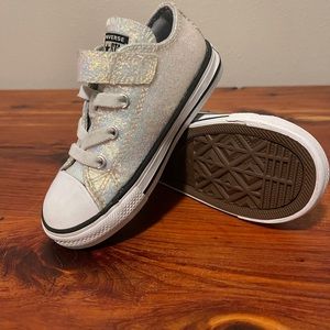 Converse All Star Glitter Low Top Sneaker Size 8